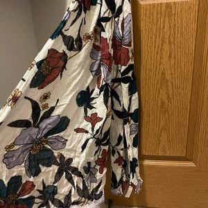 Loft floral scarf 🧣 light weight and pretty!